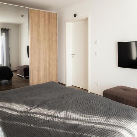 נויאלברוייט Ferienwohnung Bergaecker מראה חיצוני תמונה