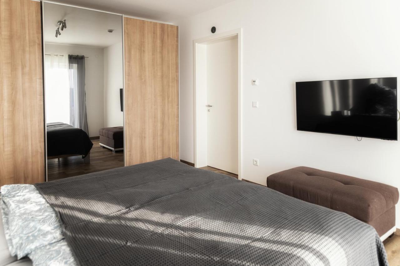 נויאלברוייט Ferienwohnung Bergaecker מראה חיצוני תמונה